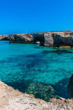 Torre Uluzzo Körfezi ve kıyı şeridi, Salento, İtalya