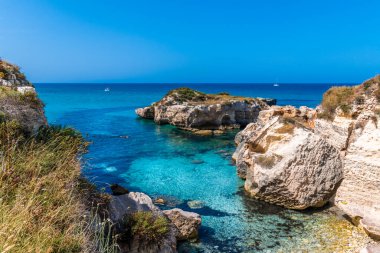 Torre Uluzzo Körfezi ve kıyı şeridi, Salento, İtalya