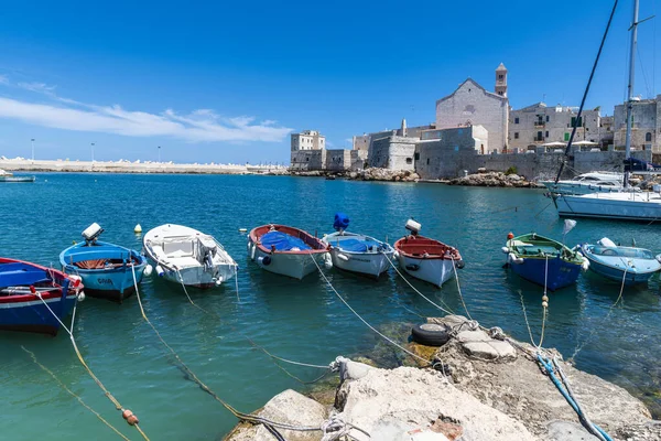 Italiaanse Kleine Havenstad Zee Met Boten Gebouwen — Stockfoto