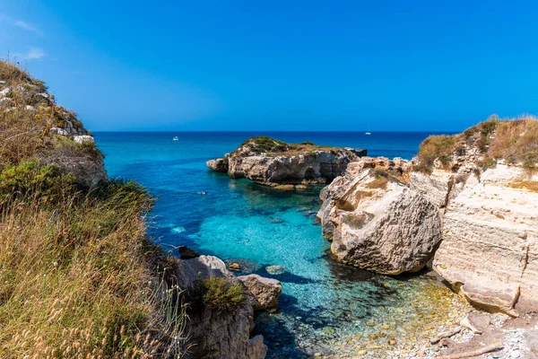 Torre Uluzzo Körfezi ve kıyı şeridi, Salento, İtalya