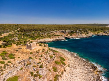 Torre Uluzzo Körfezi ve kıyı şeridi, Salento, İtalya