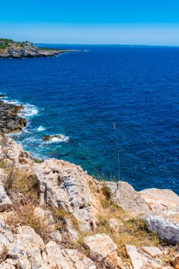 Torre Uluzzo Körfezi ve kıyı şeridi, Salento, İtalya