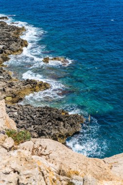 Torre Uluzzo Körfezi ve kıyı şeridi, Salento, İtalya