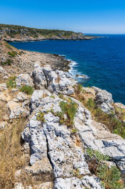 Torre Uluzzo Körfezi ve kıyı şeridi, Salento, İtalya