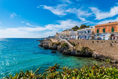Torre Uluzzo Körfezi ve kıyı şeridi, Salento, İtalya