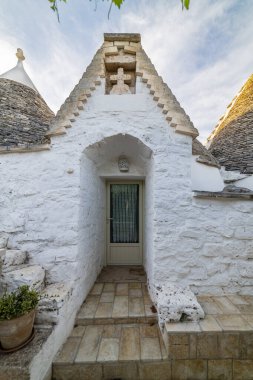 Konik çatıları olan eşsiz Trulli evleri, Alberobello, küçük bir kasaba ve Metropolitan Şehri Bari, Apulia, Güney İtalya, UNESCO Dünya Mirası komünü