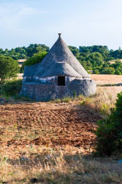 Konik çatıları olan eşsiz Trulli evleri, Alberobello, küçük bir kasaba ve Metropolitan Şehri Bari, Apulia, Güney İtalya, UNESCO Dünya Mirası komünü