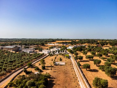 Konik çatıları olan eşsiz Trulli evleri, Alberobello, küçük bir kasaba ve Metropolitan Şehri Bari, Apulia, Güney İtalya, UNESCO Dünya Mirası komünü