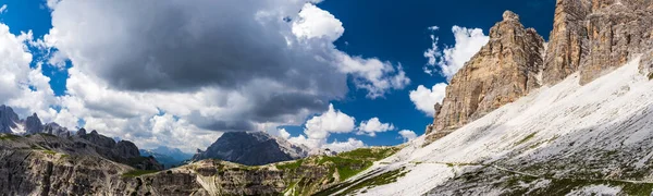 Pasmo Górskie Skaliste Tre Cime Lavaredo Włoszech — Zdjęcie stockowe
