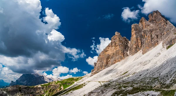 Skalnaté Pohoří Tre Cime Lavaredo Itálii — Stock fotografie