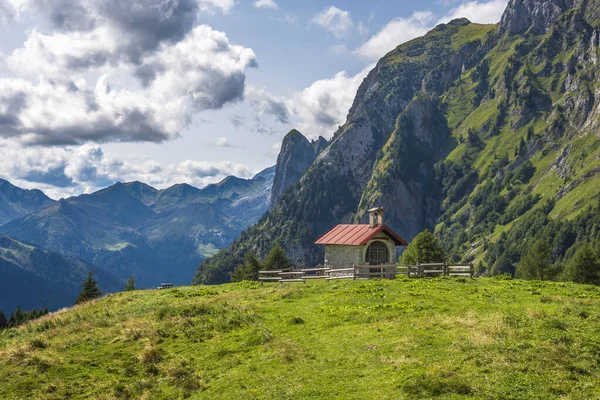 Village Montagne Verte Dans Province Udine Italie — Photo