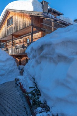 İtalya 'da kış aylarında Sappada manzarası 