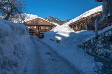 İtalya 'da kış aylarında Sappada manzarası 