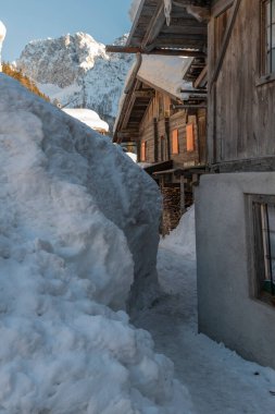 İtalya 'da kış aylarında Sappada manzarası 