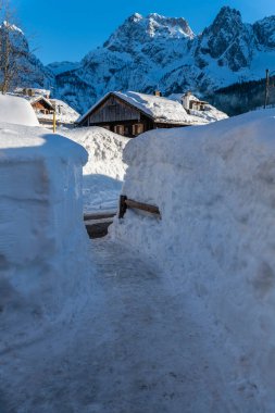 İtalya 'da kış aylarında Sappada manzarası 