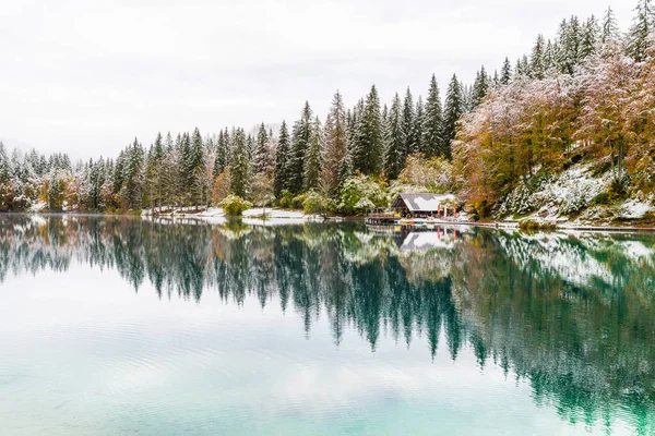 Vista Panoramica Del Lago Innevato Fusine — Foto Stock