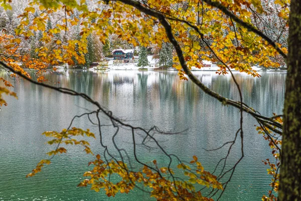 Прекрасний Краєвид Озеро Фусіне Італія — стокове фото