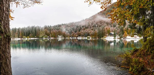 Vacker Naturutsikt Fusine Sjö Italien — Stockfoto