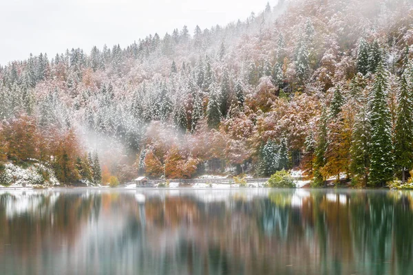 Güzel Doğa Manzarası Fusine Gölü Talya — Stok fotoğraf