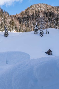 Pesariis kış zamanı sahnesi, İtalya