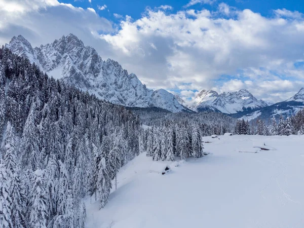 Cabanes Maisons Bois Enneigées Paysage Hivernal Montagne Commune Sappada Italie — Photo