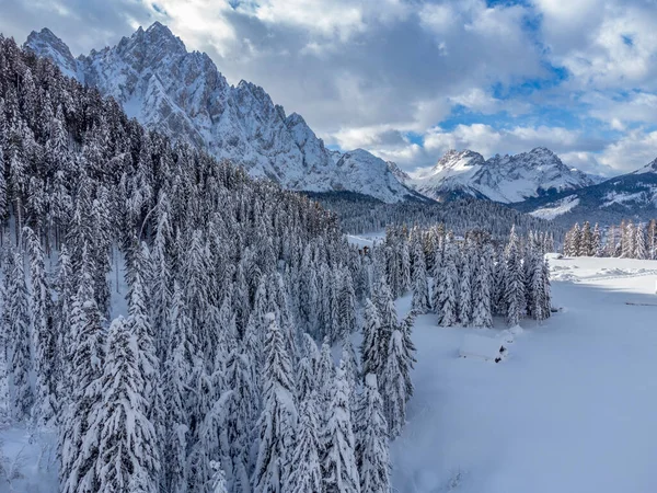 Dağlardaki güzel kış manzarası, Sappada 