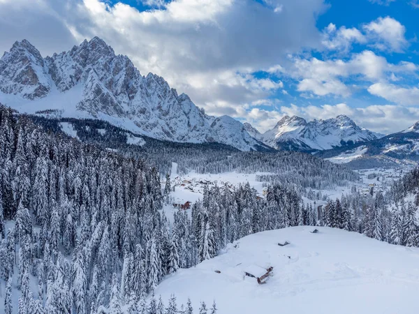 Pequena Comuna Itália Paisagem Inverno Nas Montanhas Aldeia Sappada — Fotografia de Stock