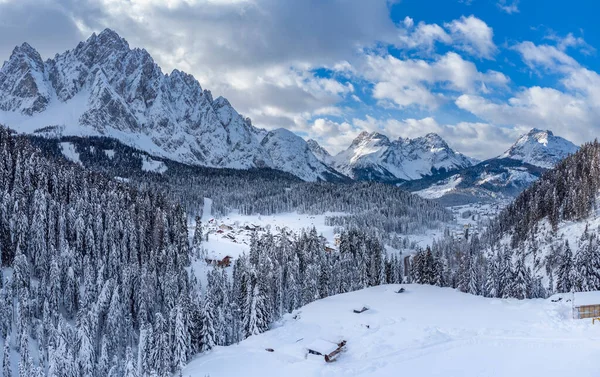 Небольшая Коммуна Италии Зимний Пейзаж Горах Деревня Саппада — стоковое фото