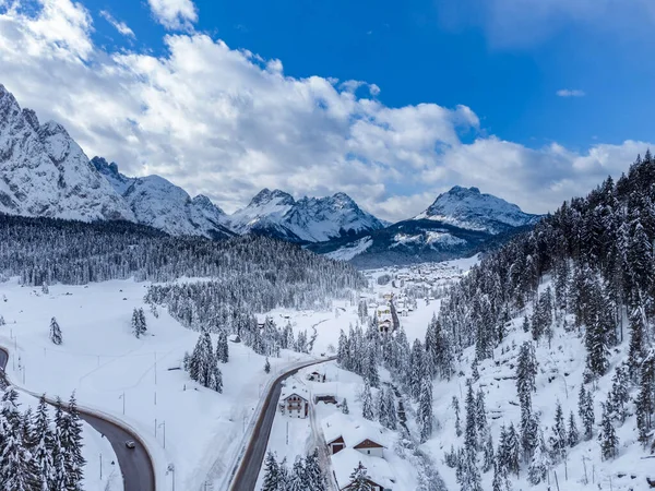 Pequeña Comuna Italia Paisaje Invierno Las Montañas Pueblo Sappada — Foto de Stock