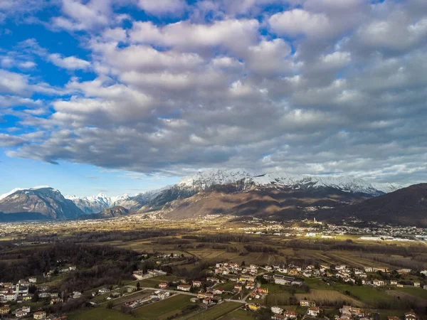 İtalya 'nın Udine eyaletinin havadan görüntüsü.