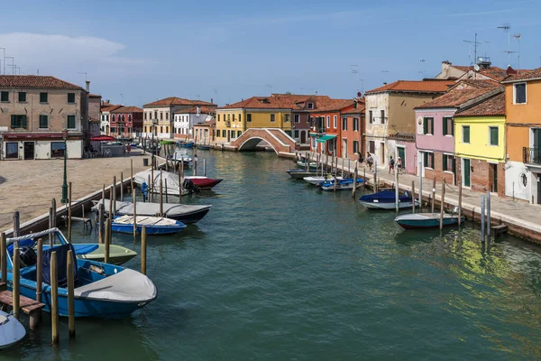 Dag Burano Murano Kanaal Stadsgezicht Met Meerdere Kleuren Gebouwen Venetië — Stockfoto