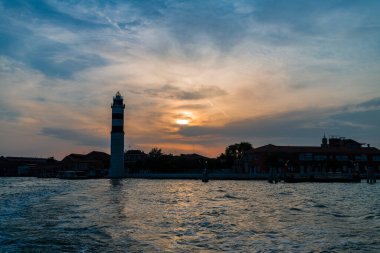 Sakin günbatımı ve deniz, Murano-Burano 