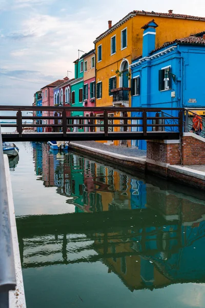 Kleurrijke Huizen Grachten Traditionele Venetiaanse Architectuur Gemeente Venezia Murano Burano — Stockfoto