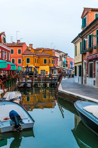 Kleurrijke Huizen Grachten Traditionele Venetiaanse Architectuur Gemeente Venezia Murano Burano — Stockfoto