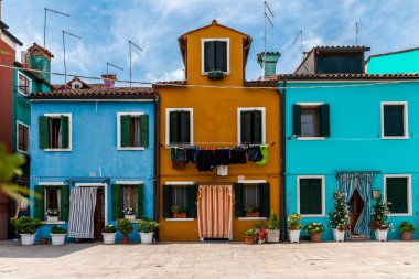 Geleneksel Venedik mimarisi, Belediye 1 Venezuela, Murano-Burano renkli evler 