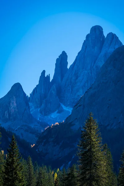 秋天在Val Fiscalina Dolomites公园 美丽山景的空中景观 — 图库照片