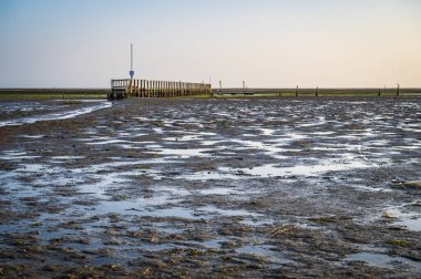 Kışın Lignano Sabbiadoro plajı