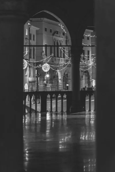 Edificios Antiguos Udine Decorados Con Luces Navideñas — Foto de Stock