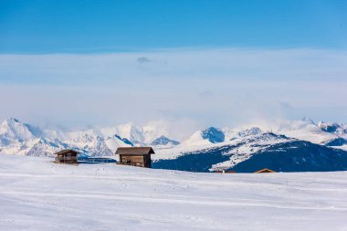 Dolomitler 'deki Seiser Alm ya da Alpe di Siusi' nin Panorama görüntüsü, İtalya.