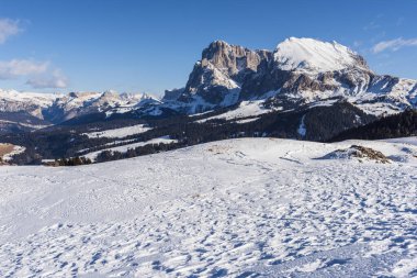 Dolomitler 'deki Seiser Alm ya da Alpe di Siusi' nin Panorama görüntüsü, İtalya.