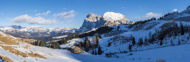 Dolomitler 'deki Seiser Alm ya da Alpe di Siusi' nin Panorama görüntüsü, İtalya.