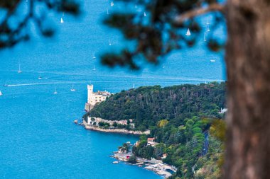Trieste körfezi ve Barcolana ırkı. İtalya