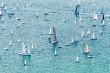 Trieste körfezi ve Barcolana ırkı. İtalya