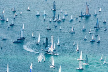 Trieste körfezi ve Barcolana ırkı. İtalya
