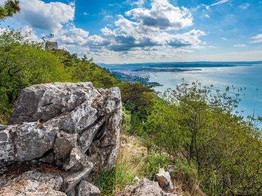 İtalya, Trieste Körfezi 'ndeki Barcolana yat yarışı. 