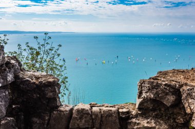 Trieste körfezi ve Barcolana ırkı. İtalya