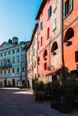 Brisighella şehrinin sokak manzarası
