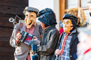 Friuli Venezia Giulia 'nın dağlık Carnia bölgesinde Sauris Karnavalı 