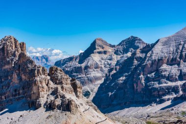 Tofane Tofana di Rozes 'in güzel manzarası Dolomitler, İtalya, Avrupa.