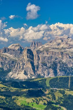 Tofane Tofana di Rozes 'in güzel manzarası Dolomitler, İtalya, Avrupa.